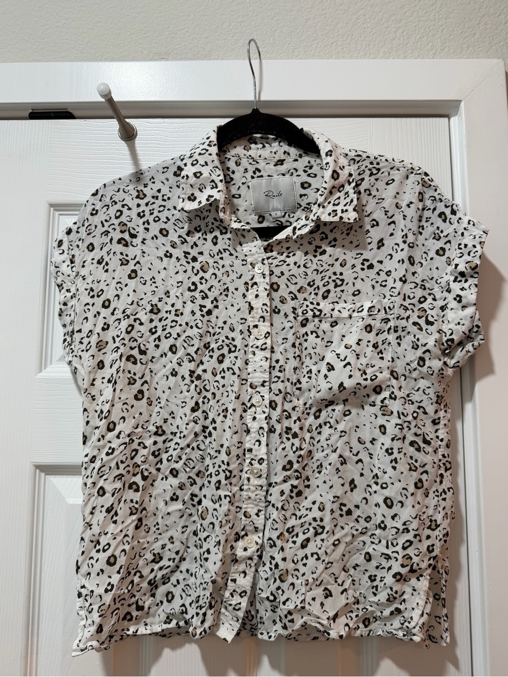 Rails White Leopard Print Short-Sleeve Button-Up Shirt Size Small